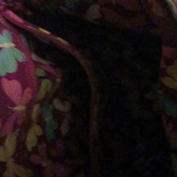 GREAT CONDITION VERA BRADLEY PURPLE FLORAL CROSSBODY BAG W/4 ZIPPER POCKETS - Picture 9 of 11
